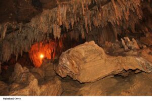 Una aventura subterránea: beneficios de la espeleología