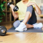 dosis mínima de ejercicio, mujer ejercitándose de manera suave, Más Deportes